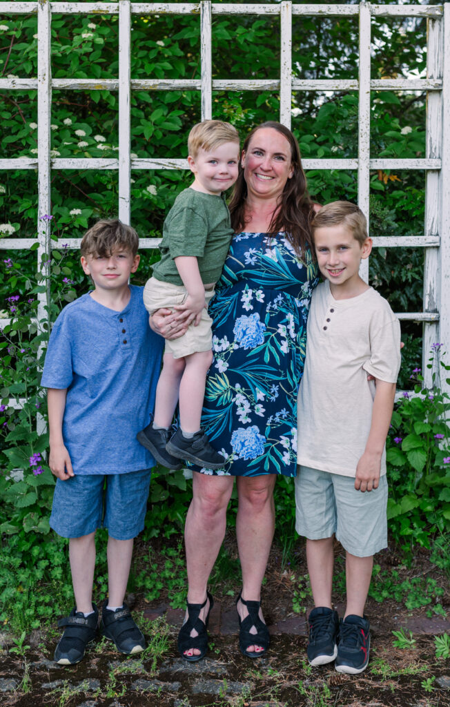 mom-and-sons-family-photo