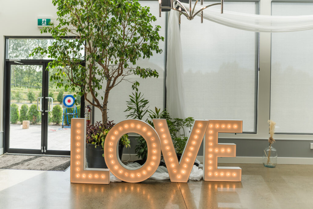 love-sign-at-bridlewoods-venue-Chilliwack-BC