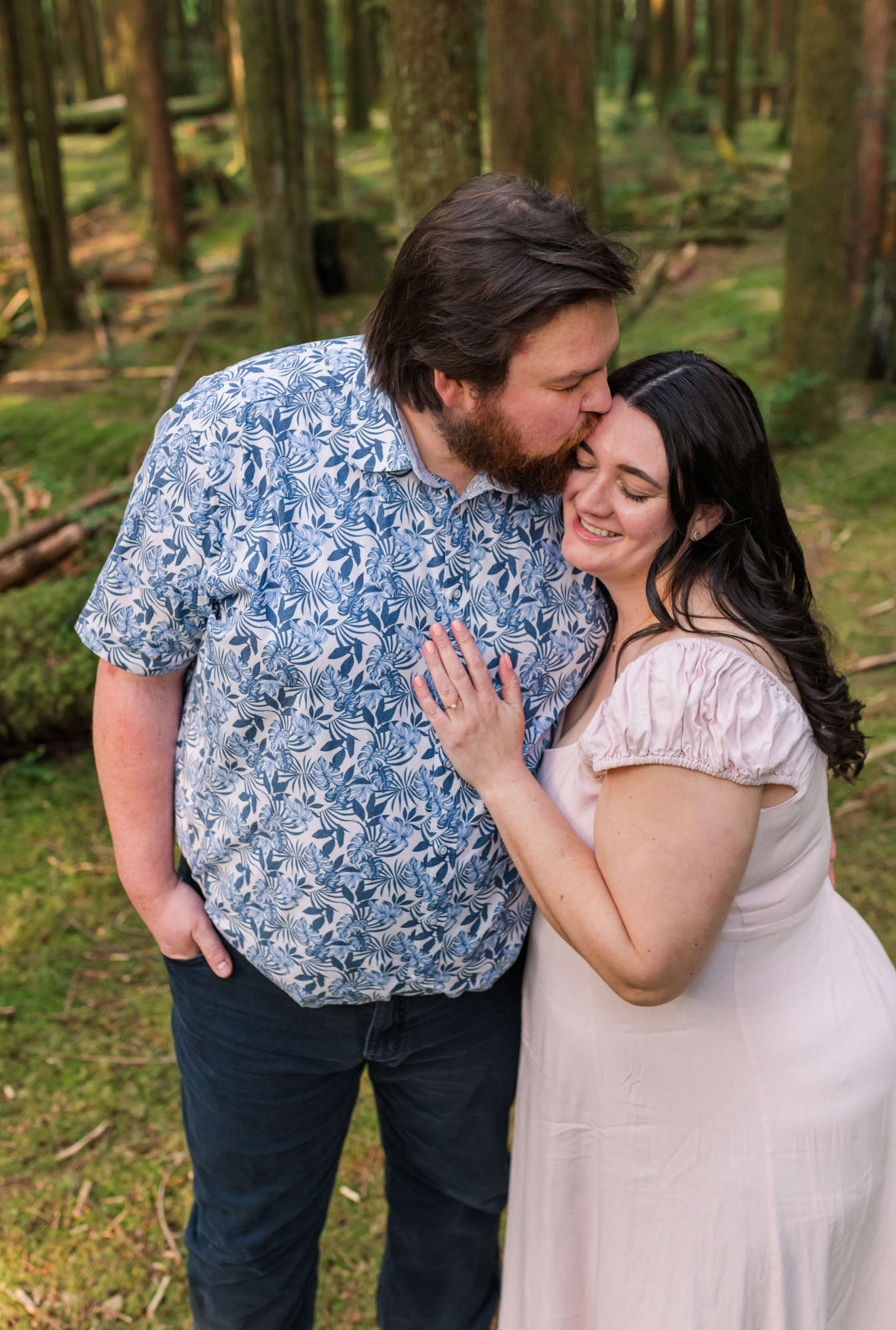 Couple at Spirea Nature trail having their engagement photos.